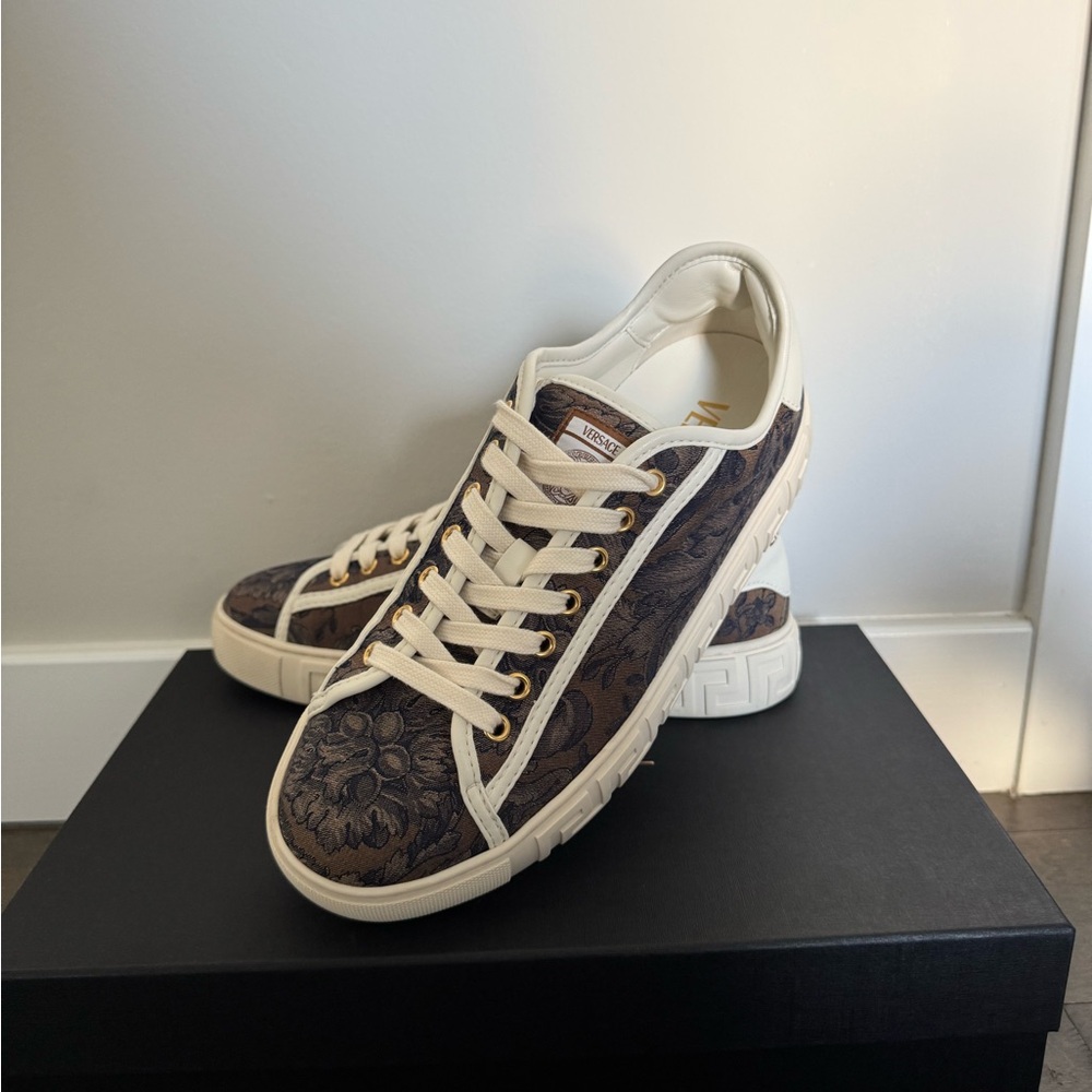 Versace Jacquard Sneakers Size 39 Biscuit Ink Blue Oro Designer Shoes